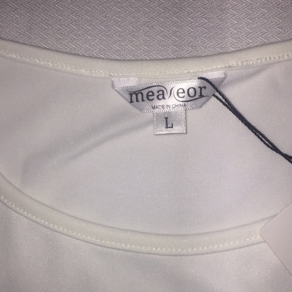 NWT white shift dress with floral print on front. - Picture 4 of 8